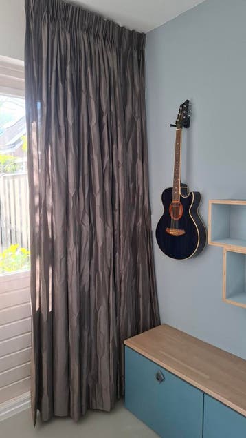 Gordijnen, antraciet/bruin, 6 meter breed, 2 delen, gratis