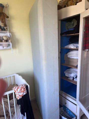 Twee eenpersoons boxsprings - gratis af te halen