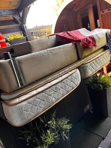 Gratis op te halen! Boxspring 160x200 alles er op en er aan