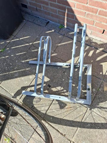 Fietsrek voor 2 fietsen - Gebruikt maar functioneel