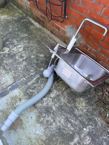 Spoelbak met sifon en kraan! GRATIS OPHALEN!