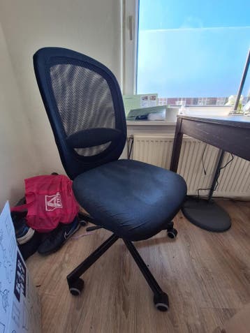 Verstelbare Bureaustoel zwart - gratis afhalen