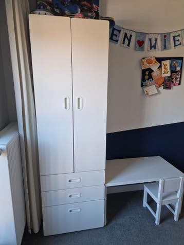 Ikea kinderkast + bureautje (gereserveerd)