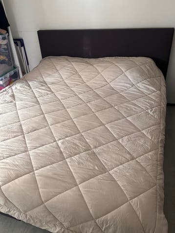 Tweepersoonsbed 180x200 antraciet - kan nog een ronde mee