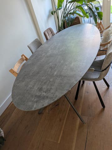 Ovale eettafel Valerie - opknapper (deze week ophalen)