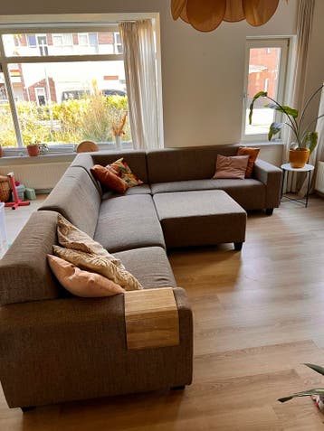 Grote hoekbank met hocker - gratis af te halen!