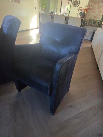 Gratis 4 donkergrijze fauteuils