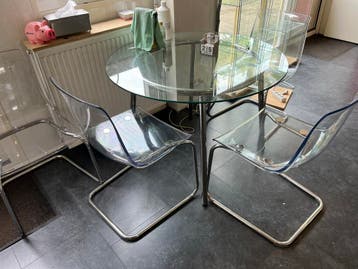 Glazen eettafel met 4 stoelen - Ø 105 cm