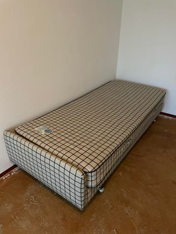 Eenpersoons boxspring bed