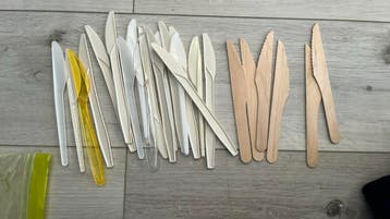 Wegwep messen, ongeveer 26, ongebruikt