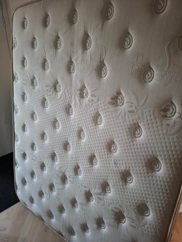 Matras gratis afhalen 200x160x28cm