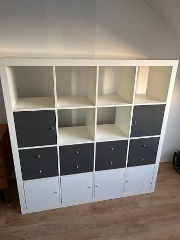 IKEA Kallax Kast met 16 vakken, wit met grijs/witte lades