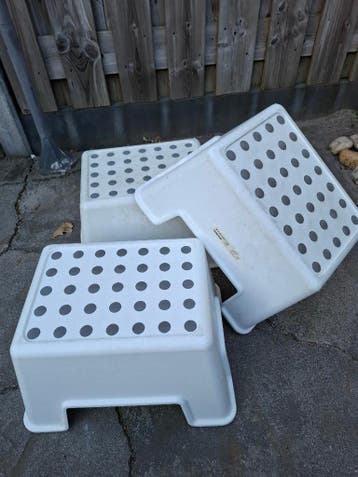 Krukje/opstapje Ikea wit