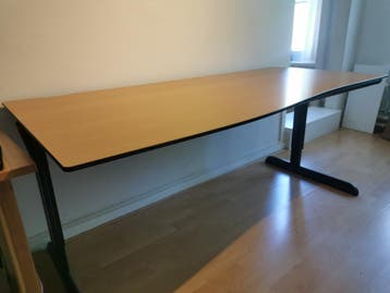 Ahrend bureau 180x90cm verstelbaar