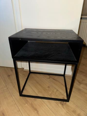 Zwart bijzettafeltje/nachtkastje met opbergvak