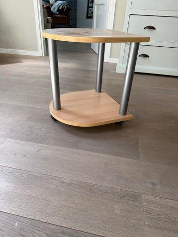 Gratis IKEA tafeltje op wieltjes, perfecte staat
