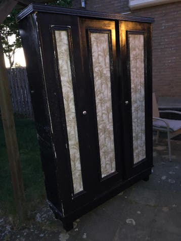 KAST - VINTAGE - met schappen - GRATIS  OPHALEN