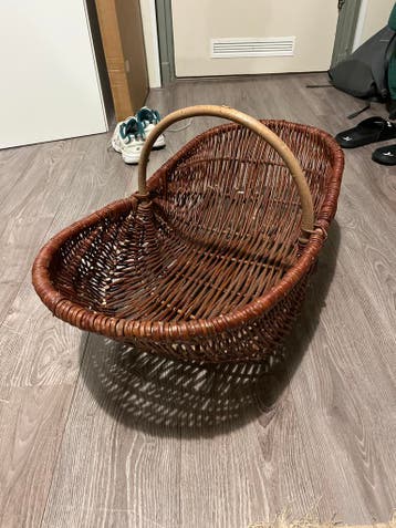 Vintage rieten mand met handvat - perfect voor decoratie