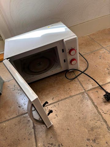 Kleine oude magnetron (doet het nog wel)
