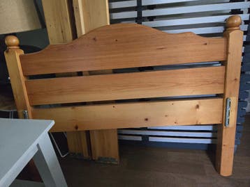 Gratis grenen bed in heel goede staat