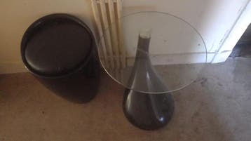 Glazen tafel met opberg kruk 2 stuks