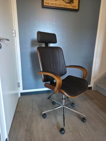 Gratis leren bureaustoel met walnoot - perfecte staat