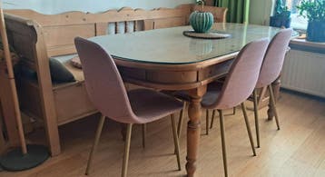 4 Gratis Stoelen met Gouden Poten - Bekledin  Schoon te Make