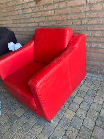 gratis ophalen 2x rode leren stoelen