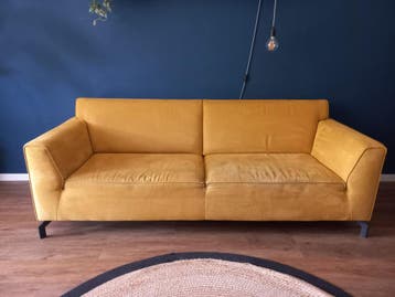 Gratis okergele bank Henders & Hazel (Novara)