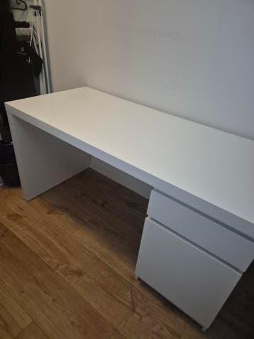 Gratis!Wit bureau met lades - Ideaal voor thuiswerkplek