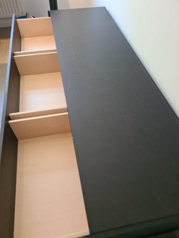 Solide zwarte ladenkast. Gratis.  Zelf ophalen.