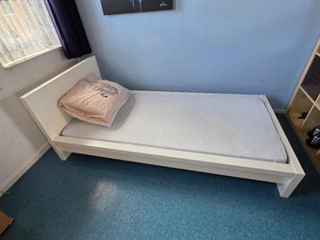 Ikea 1-persoonsbed 90x200cm met matras