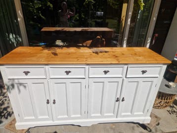 Gave GRATIS kast/ dressoir. Z.S.M.WEG