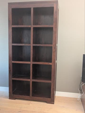 GRATIS AF TE HALEN Massief houten boekenkast met 10 vakken