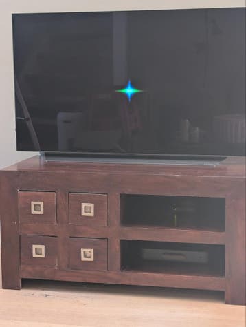 Gratis af te halen: Massief houten tv-meubel