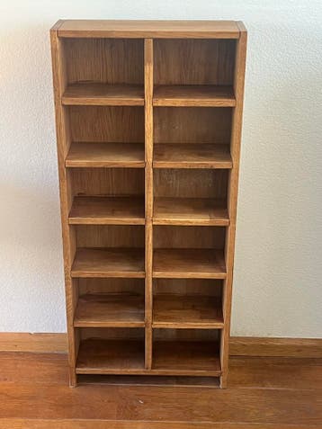 Houten cd kastje (vakjeskast)