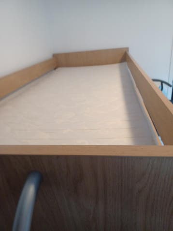 Hoogslaper met bureau en opbergruimte - Eikenhout