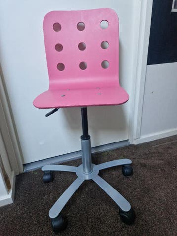 Roze houten zit bureaustoel