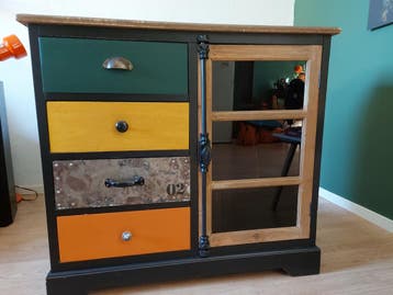 Kastje.... met lade en deur.