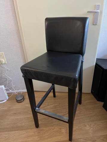 Leren barkruk met rugleuning en voetsteun