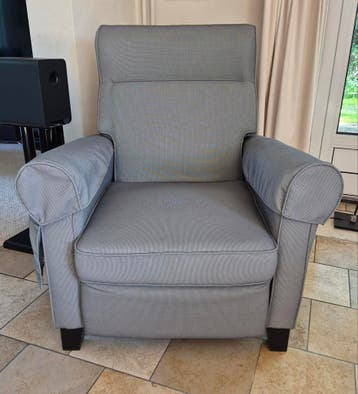 GRATIS Ikea stoel grijs, heerlijk zitcomfort, met armhoezen