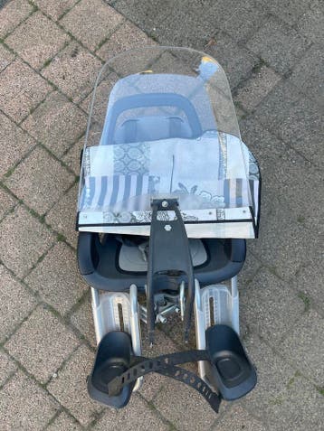 Qibbel fietsstoeltje voor met windscherm
