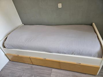 Eenpersoonsbed incl. matras - gratis af te halen