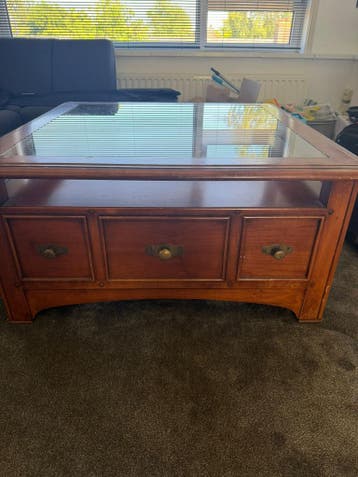 Gratis houten salontafel 100x100x48