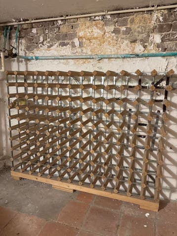 Wijnrek kelder gratis