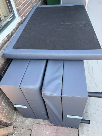 Gratis!Tweepersoonsbed 180x200 met opbergruimte en hoofdbord