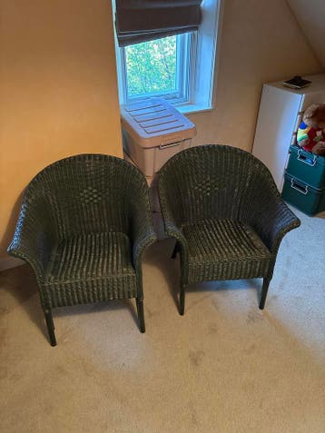 Drie groene rieten stoelen - Gratis af te halen