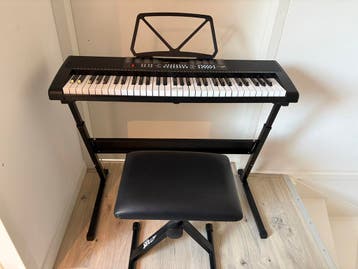 Max Music KB4 keyboard met standaard en krukje (1 speaker de