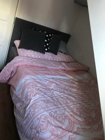 Comfortabel bed 120 cm breed met hoofdbord