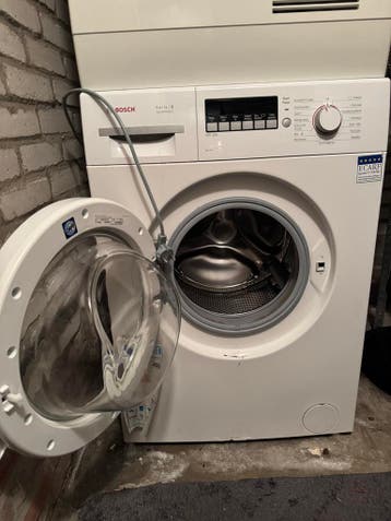Oude Bosch wasmachine gratis op te halen (lekt)